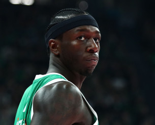 Συμβαίνει τώρα: Ο Κέντρικ Ναν στα γραφεία του Γιαννακόπουλου