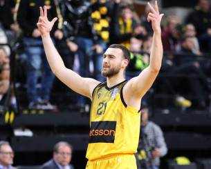 Η σεζόν... εκτόξευσης του Νετζήπογλου στην ΑΕΚ με ρεκόρ καριέρας στα τρίποντα