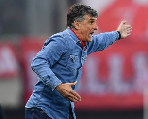 Ο Μεντιλίμπαρ πήρε πάνω του την ευθύνη της ήττας από τον ΠΑΟΚ για να... νικήσει ξανά την ΑΕΚ