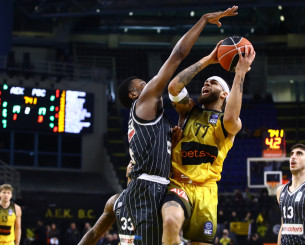 Με 11άδα η ΑΕΚ κόντρα στον ΠΑΟΚ στη Θεσσαλονίκη