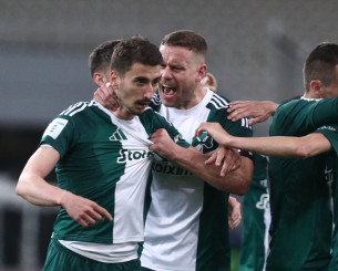 Ο Παναθηναϊκός κέρδισε απροσδόκητα την ΑΕΚ και έβαλε φωτιά στα πλέι οφ!