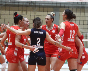 Ασταμάτητα τα κορίτσια του Ολυμπιακού, πέρασαν στον τελικό της Volleyleague!