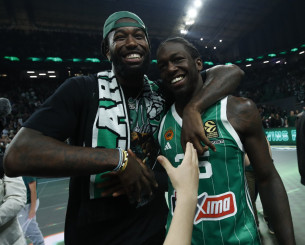 Nαν: «Είναι η εποχή μου, το συμβόλαιο μετράει ακόμα και αν έχει χυθεί πάνω η σαμπάνια»