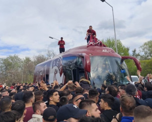 «Κάηκε» η Λάρισα για την υποδοχή της πρωταθλήτριας ΑΕΛ (vid)