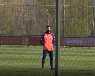 O Αμορίμ κάθισε σε μια γωνιά μόνος του και έβλεπε από μακριά την προπόνηση