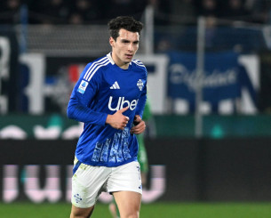 Δεν σταματάει να αποθεώνει Δουβίκα ο Φάμπρεγκας - «Τον αποκτήσαμε γιατί όπου κι αν ήταν πάντα έβαζε γκολ»