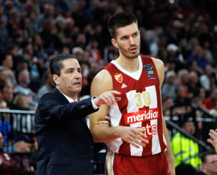 «Ο Ερυθρός Αστέρας θέλει να αγοράσει τον Πετρούσεφ από τον Ολυμπιακό»