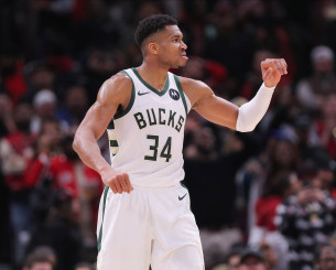 Επέστρεψε στις ΗΠΑ ο Γιάννης - Προπονήθηκε με τους Μπακς στη Φλόριντα