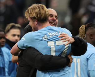 Γκουαρδιόλα για Ντε Μπρόινε: «Λυπηρή μέρα, θα στοιχημάτιζα ότι θα του φτιάξουν άγαλμα» (vid)