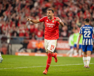 «Διαστημικός» Παυλίδης με χατ τρικ απέναντι στην Πόρτο (vid)