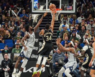 Αντετοκούνμπο on fire: 4ο triple-double στα 5 τελευταία ματς