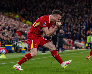 Ένα βήμα πιο κοντά στον τίτλο η Λίβερπουλ - «Φούντωσε» η μάχη για το Champions League