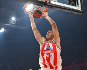 Πετρούσεβ: «Είναι ένα πραγματικό τεστ, ο κόσμος τους καταλαβαίνει το μπάσκετ»