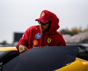 Χάμιλτον: «Ακόμα δεν νιώθω 100% άνετα με την SF-25»