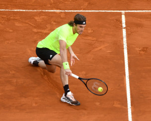 Θα επιστρέψει στο χώμα μετά το Wimbledon ο Τσιτσιπάς κυνηγώντας βαθμούς