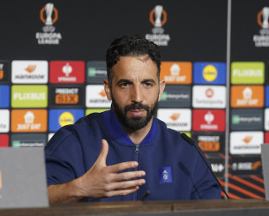 Ύψωσε ασπίδα προστασίας στον Ονάνα ο Αμορίμ: «Ο καθένας μπορεί να μιλάει άσχημα για τη Γιουνάιτεντ»