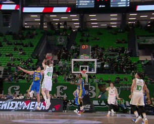 Τρομερό buzzer beater τρίποντο του Χουάντσο από το κέντρο! (vid)