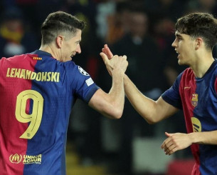 Ο «γερόλυκος» Λεβαντόφσκι με κεφαλιά το 2-0 για τη Μπαρτσελόνα!