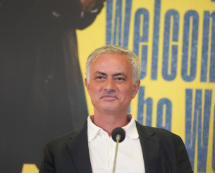 Από τον Σον μέχρι τον Νεϊμάρ, η εξωφρενική λίστα του Μουρίνιο για να κάνει παντοδύναμη την Φενέρμπαχτσε