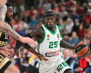 Τα highlights από το εξωπραγματικό παιχνίδι των 37 πόντων του Κέντρικ Ναν (vid)