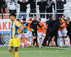 Το νησί φλέγεται 35 χρόνια μετά - Ο ΟΦΗ ξανά στον τελικό