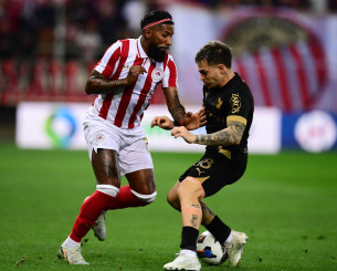 Ο Ολυμπιακός μηνύει κρητική εφημερίδα που απεικόνισε παίκτη του με διακριτικά των SS