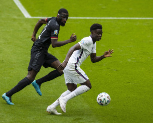 Ρούντιγκερ και Σάκα δίνουν έναν διαφορετικό αγώνα για χάρη χιλιάδων παιδιών (vids)