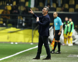 Ο πάγκος δεν είναι εξέδρα, ούτε οι προπονητές διασκεδαστές