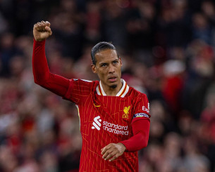 Φαν Ντάικ: «Είμαι πολύ χαρούμενος για τον Σλοτ - Θα παλέψουμε για να κάνουμε το ίδιο του χρόνου»