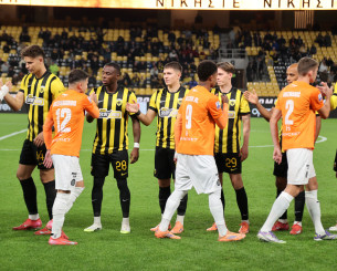 Η σύζυγος Έλληνα προπονητή Super League έχει υπάρξει στο παρελθόν playmate