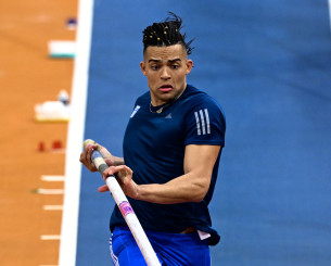 Οκτώ αγώνες για τον Καραλή στον κλειστό πριν το Παγκόσμιο του Τόρουν