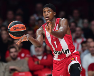 Επέστρεψε στις προπονήσεις του Ολυμπιακού ο Νιλικίνα - Διαθέσιμος με τη Φενέρμπαχτσε