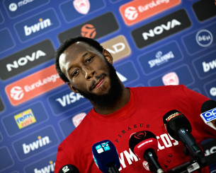 Χολ: «Να παίξουμε το μπάσκετ μας, μου ταιριάζει ο τρόπος παιχνιδιού του Ολυμπιακού»