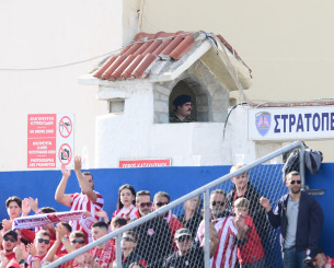 Τρομερό στιγμιότυπο: Φαντάρος βλέπει από τη σκοπιά το Ελλάς Σύρου - Ολυμπιακός (video)