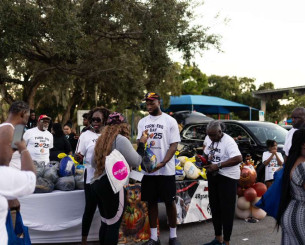 Turk-eee Day: Η μέρα που ο ΡαϊΚουάν Γκρέι έδειξε πώς είναι να δίνεις πίσω αγάπη (video)