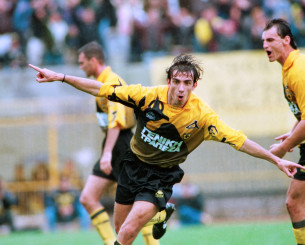 Ο Βασίλης Μπορμπόκης στη Νέα Φιλαδέλφεια για φωτογραφίες και αυτόγραφα με τον κόσμο πριν τον Άρη