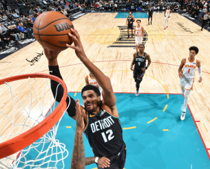 Δραματική νίκη για τους Πίστονς, οι Σανς τελείωσαν το σερί των Λέικερς