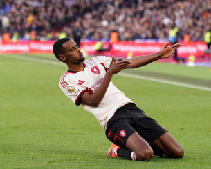 Ο Σλοτ επιβεβαίωσε την επιστροφή του Ίσακ στις προπονήσεις της Λίβερπουλ