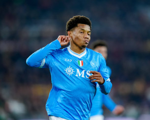 Νάπολι – Μίλαν με «μπουστάρισμα» στους «Παρτενοπέι»