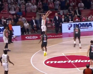 Πέταξε τη μπάλα και μπήκε: Το άτσαλο τρίποντο του Κάλινιτς κόντρα στον Ολυμπιακό βρήκε στόχο (video)