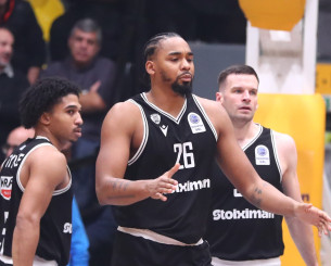 Έπος: Ο Μουρ έβαλε τρίποντο και ο κόσμος φώναζε «ΠΑΟΚ βάλε κι άλλο γκολ»