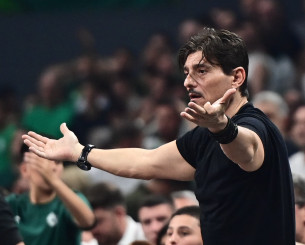 Γιαννακόπουλος: «Βαράτε, δεν σπάμε»