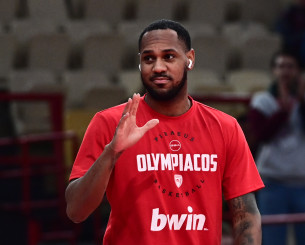 Ο Μόντε Μόρις στο ΣΕΦ - Αποθέωση από τον κόσμο του Ολυμπιακού (photos)