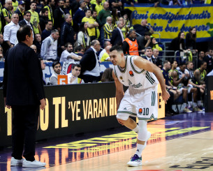 Αποχώρησε κουτσαίνοντας ο Σλούκας στο φινάλε του Φενέρμπαχτσε - Παναθηναϊκός