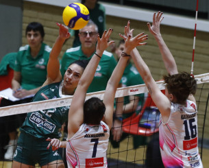 Ο Ολυμπιακός «επέζησε» από τη Θήρα στη 10η αγωνιστική - Παραμένει στην κορυφή ο Παναθηναϊκός