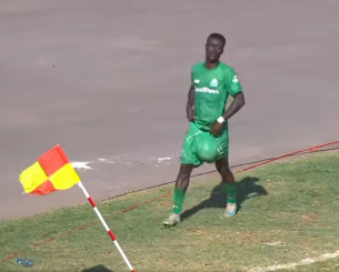 Αυτό είναι κάρτα; Ο πανηγυρισμός ποδοσφαιριστή με προκλητικά υπονοούμενα (video)