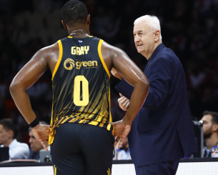 Με 11αδα η ΑΕΚ κόντρα στη Λεβίτσε στη Sunel Arena