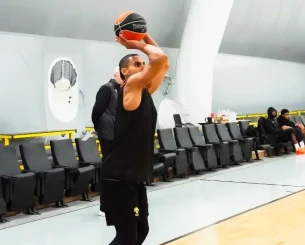 Όσκαρ ατυχίας: Ο Κλαβέλ χτύπησε στην πρώτη του προπόνηση με την ΑΕΚ