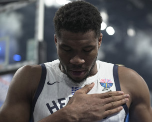 Αντετοκούνμπο: «Θέλω άλλο ένα πρωτάθλημα - Θα ξαναπαίξω με την Εθνική το 2027»