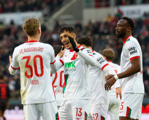 Η Άουγκσμπουργκ υπέταξε την Λεβερκούζεν με παράσταση Γιαννούλη - Πεντάρα της Μπάγερν στη Στουτγκάρδη